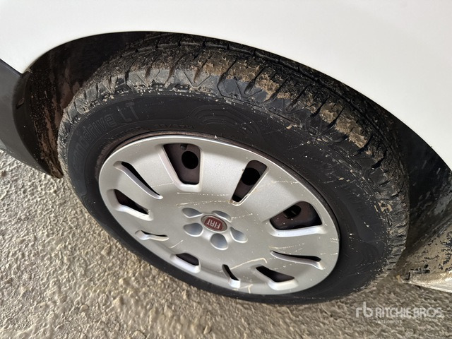 2011 Fiat Doblo Van Truck - Camion fourgon: photos 5 2011 Fiat Doblo Van Truck - Camion fourgon: photos 5