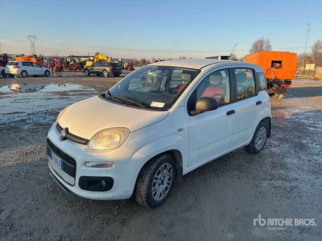 2013 Fiat Panda Automobile - Voiture: photos 1 2013 Fiat Panda Automobile - Voiture: photos 1