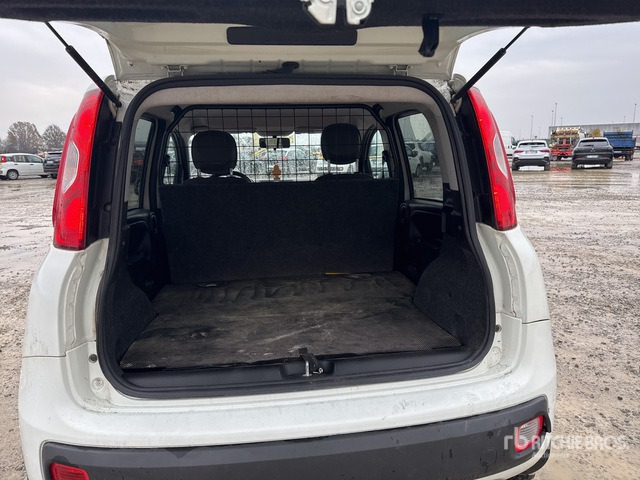 2013 Fiat Panda Van Truck - Camion fourgon: photos 5 2013 Fiat Panda Van Truck - Camion fourgon: photos 5