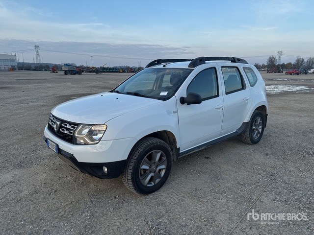 2014 DACIA DUSTER 4WD SUV - SUV: photos 2 2014 DACIA DUSTER 4WD SUV - SUV: photos 2