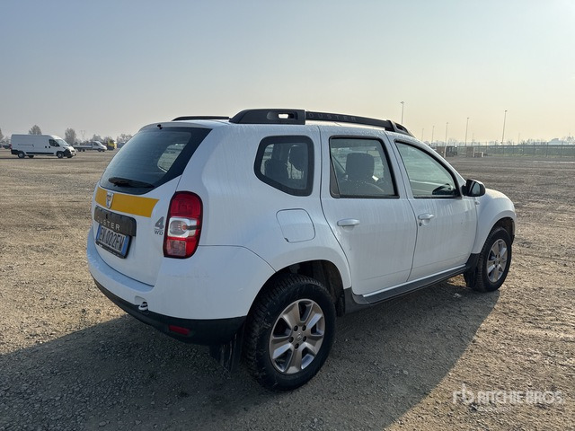 2014 Dacia Duster 4WD SUV - SUV: photos 4 2014 Dacia Duster 4WD SUV - SUV: photos 4