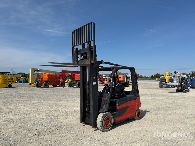 2014 Linde E30L-01 3000 kg Electric Forklift - Chariot élévateur électrique: photos 2 2014 Linde E30L-01 3000 kg Electric Forklift - Chariot élévateur électrique: photos 2