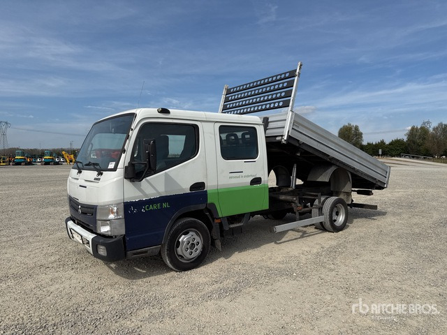 2015 Mitsubishi Canter Crew Cab Dump Truck: Light Duty - Camion benne: photos 2 2015 Mitsubishi Canter Crew Cab Dump Truck: Light Duty - Camion benne: photos 2