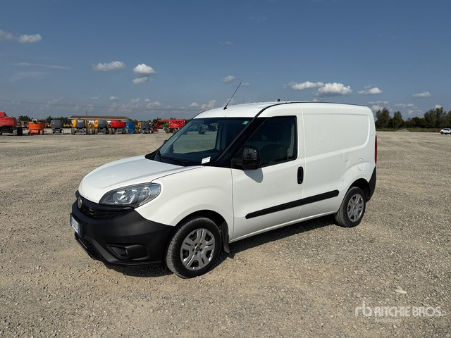 2016 Fiat Doblo Autocarro furgonato - Fourgonnette: photos 3 2016 Fiat Doblo Autocarro furgonato - Fourgonnette: photos 3