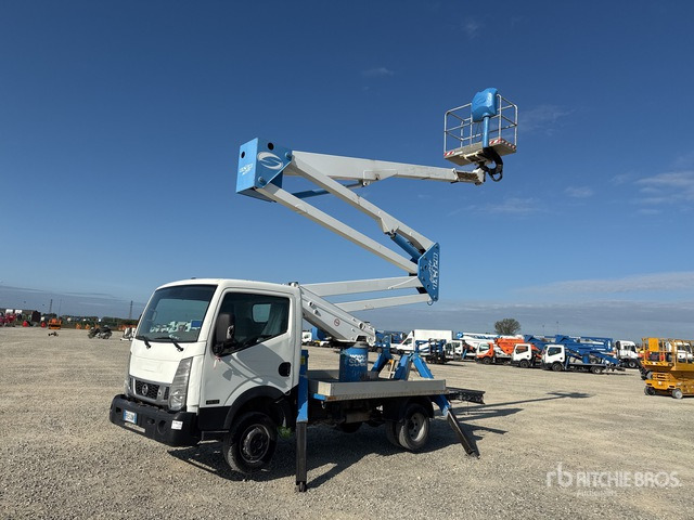 2016 Nissan Cabstar 35.12 2014 Socage DA320 20 m on Bucket Truck - Camion avec nacelle: photos 2 2016 Nissan Cabstar 35.12 2014 Socage DA320 20 m on Bucket Truck - Camion avec nacelle: photos 2