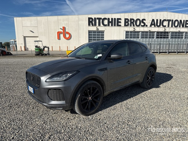 2020 Jaguar E Pace 2.0D I4 CHEQUERED FLAG AUTO 4WD SUV - SUV: photos 3 2020 Jaguar E Pace 2.0D I4 CHEQUERED FLAG AUTO 4WD SUV - SUV: photos 3