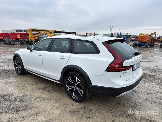 2021 Volvo V90 CROSS COUNTRY SW B4 D AUTO CC P ... Station Wagon - Voiture break: photos 2 2021 Volvo V90 CROSS COUNTRY SW B4 D AUTO CC P ... Station Wagon - Voiture break: photos 2