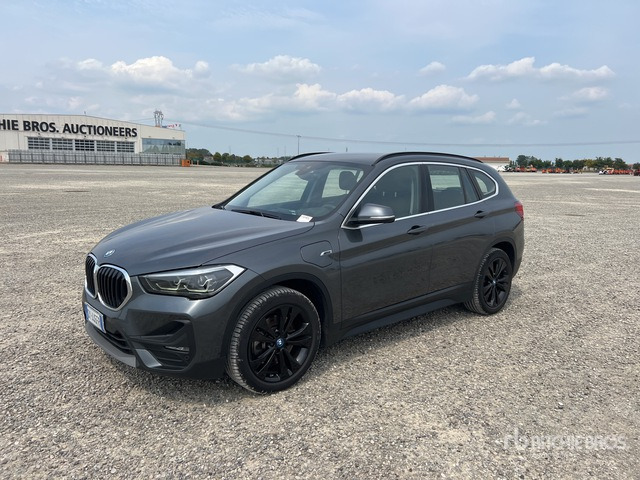 BMW X1 Automobile - Voiture: photos 1 BMW X1 Automobile - Voiture: photos 1
