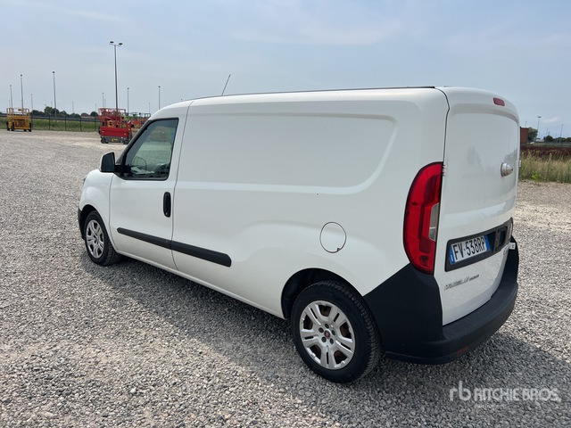 Fiat Doblo Cargo Van Truck - Fourgon utilitaire: photos 3 Fiat Doblo Cargo Van Truck - Fourgon utilitaire: photos 3