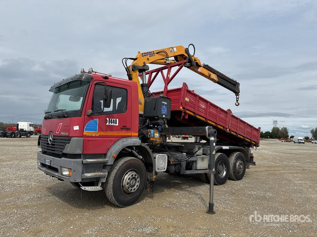 Mercedes-Benz Atego 1828 Autocarro ribaltabile con gru - Camion benne, Camion grue: photos 1 Mercedes-Benz Atego 1828 Autocarro ribaltabile con gru - Camion benne, Camion grue: photos 1