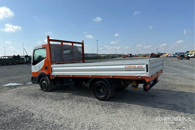 Nissan Cabstar NT400 Autocarro cassone fisso - Camion plateau: photos 3 Nissan Cabstar NT400 Autocarro cassone fisso - Camion plateau: photos 3