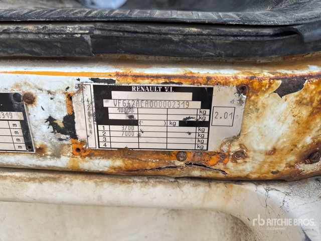 2001 Renault Midlum 180 4x2 Camion Plateau 4x2 Flatbed Truck - Camion plateau: photos 1 2001 Renault Midlum 180 4x2 Camion Plateau 4x2 Flatbed Truck - Camion plateau: photos 1