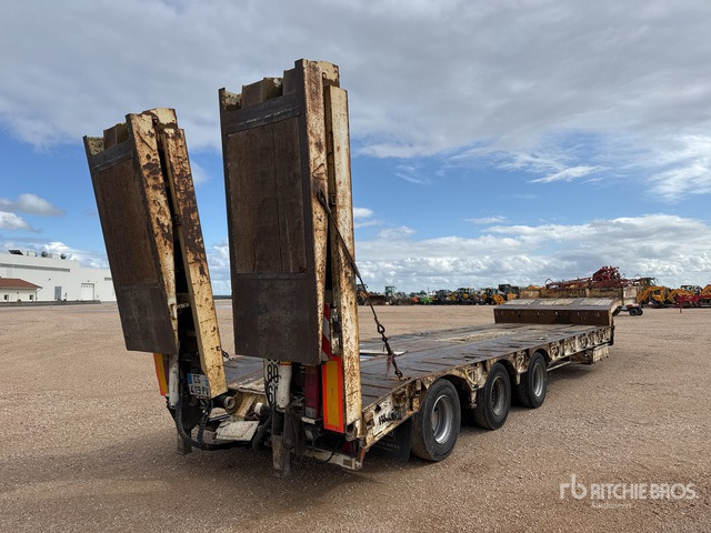 2007 Castera SRPE 53 Tri/A Semi-Remorque Porte-Engin ... Lowboy Trailer - Semi-remorque surbaissé: photos 3 2007 Castera SRPE 53 Tri/A Semi-Remorque Porte-Engin ... Lowboy Trailer - Semi-remorque surbaissé: photos 3