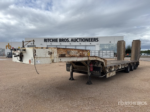 2007 Castera SRPE 53 Tri/A Semi-Remorque Porte-Engin ... Lowboy Trailer - Semi-remorque surbaissé: photos 2 2007 Castera SRPE 53 Tri/A Semi-Remorque Porte-Engin ... Lowboy Trailer - Semi-remorque surbaissé: photos 2
