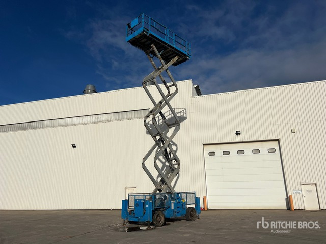 2007 Genie GS4390 4x4 Nacelle Ciseaux Diesel Scissor Lift - Nacelle ciseaux: photos 4 2007 Genie GS4390 4x4 Nacelle Ciseaux Diesel Scissor Lift - Nacelle ciseaux: photos 4