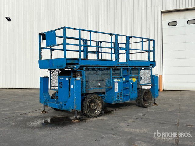 2007 Genie GS4390 4x4 Nacelle Ciseaux Diesel Scissor Lift - Nacelle ciseaux: photos 2 2007 Genie GS4390 4x4 Nacelle Ciseaux Diesel Scissor Lift - Nacelle ciseaux: photos 2