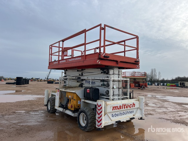 2007 Holland Lift B-195DL25 4x4 Diesel Nacelle Ciseau Scissor Lift - Nacelle ciseaux: photos 3 2007 Holland Lift B-195DL25 4x4 Diesel Nacelle Ciseau Scissor Lift - Nacelle ciseaux: photos 3