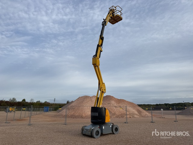 2008 Haulotte HA12IP 2WD Electric Nacelle Articulee ... Articulating Boom Lift - Nacelle articulée: photos 3 2008 Haulotte HA12IP 2WD Electric Nacelle Articulee ... Articulating Boom Lift - Nacelle articulée: photos 3