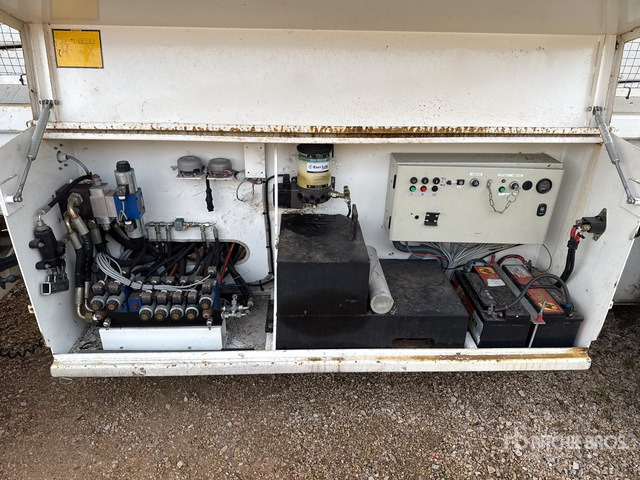 2008 Holland Lift Combistart B-195DL25 4x4 Diesel Nacelle Ciseau Scissor Lift - Nacelle ciseaux: photos 2 2008 Holland Lift Combistart B-195DL25 4x4 Diesel Nacelle Ciseau Scissor Lift - Nacelle ciseaux: photos 2