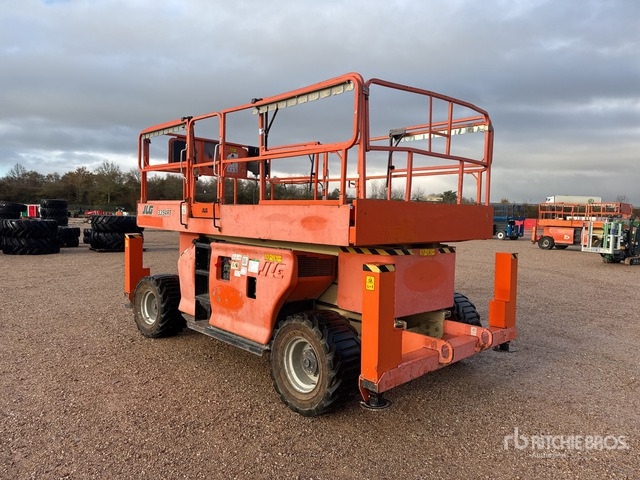 2008 JLG 3394RT 4x4 Diesel Nacelle Ciseau Scissor Lift - Nacelle ciseaux: photos 3 2008 JLG 3394RT 4x4 Diesel Nacelle Ciseau Scissor Lift - Nacelle ciseaux: photos 3