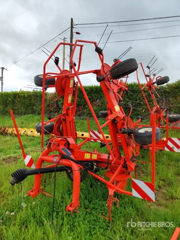 2008 Kuhn GF5902 5.9 m 3-Point 6 Rotor Faneuse Hay Tedder - Broyeur/ Épareuse: photos 1 2008 Kuhn GF5902 5.9 m 3-Point 6 Rotor Faneuse Hay Tedder - Broyeur/ Épareuse: photos 1