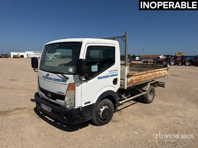 2008 Nissan Cabstar 35.13 Camion Benne (Inoperable) Dump Truck: Light Duty - Camion benne: photos 1 2008 Nissan Cabstar 35.13 Camion Benne (Inoperable) Dump Truck: Light Duty - Camion benne: photos 1