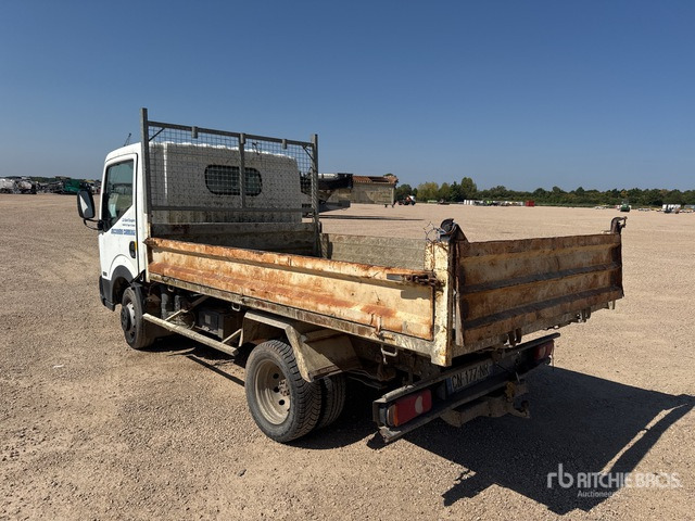 2008 Nissan Cabstar 35.13 Camion Benne (Inoperable) Dump Truck: Light Duty - Camion benne: photos 4 2008 Nissan Cabstar 35.13 Camion Benne (Inoperable) Dump Truck: Light Duty - Camion benne: photos 4