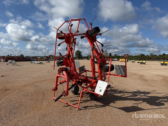 2009 Kuhn GF6502 6.5 m 3-Point 6 Rotor Faneuse Hay Tedder - Faneuse: photos 3 2009 Kuhn GF6502 6.5 m 3-Point 6 Rotor Faneuse Hay Tedder - Faneuse: photos 3