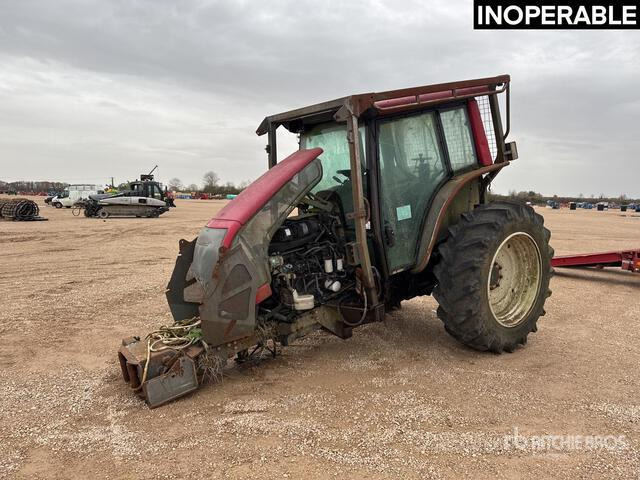 2009 Valtra N101 Tracteur Agricole (Inoperable) 4WD Tractor - Tracteur agricole: photos 1 2009 Valtra N101 Tracteur Agricole (Inoperable) 4WD Tractor - Tracteur agricole: photos 1