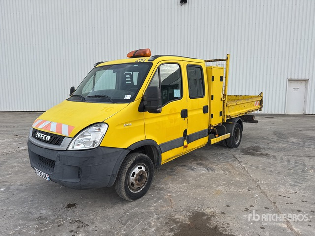 2011 Iveco 35C13 4x2 Camion Benne S/A Dump Truck - Utilitaire benne, Utilitaire double cabine: photos 1 2011 Iveco 35C13 4x2 Camion Benne S/A Dump Truck - Utilitaire benne, Utilitaire double cabine: photos 1