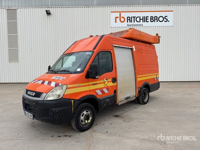 2011 Iveco 50C15 4x2 Vehicule Utilitaire Van Truck - Camion fourgon: photos 1 2011 Iveco 50C15 4x2 Vehicule Utilitaire Van Truck - Camion fourgon: photos 1