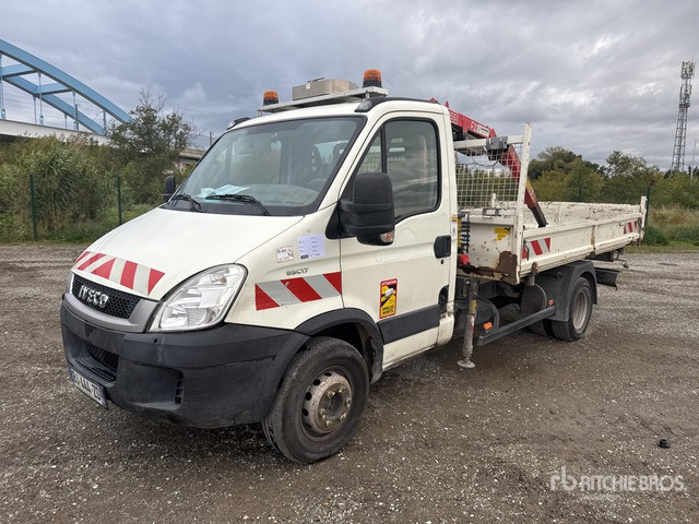 2011 Iveco 65C17 Fassi F22A.21 950 kg on 4x2 Cam ... Dump Truck with Crane - Camion benne: photos 1 2011 Iveco 65C17 Fassi F22A.21 950 kg on 4x2 Cam ... Dump Truck with Crane - Camion benne: photos 1
