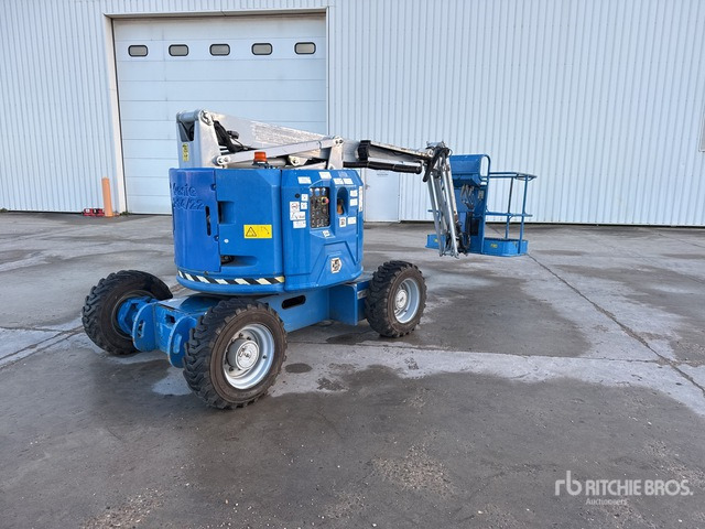 2012 Genie Z34/22 4WD Diesel Nacelle Articulee Articulating Boom Lift - Nacelle articulée: photos 2 2012 Genie Z34/22 4WD Diesel Nacelle Articulee Articulating Boom Lift - Nacelle articulée: photos 2