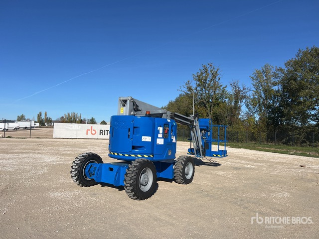 2012 Genie Z34/22 4WD Diesel Nacelle Articulee Articulating Boom Lift - Nacelle articulée: photos 2 2012 Genie Z34/22 4WD Diesel Nacelle Articulee Articulating Boom Lift - Nacelle articulée: photos 2