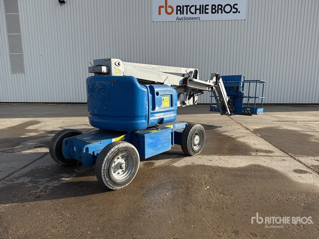 2012 Genie Z45/25J 2WD Electric Nacelle Articulee ... Articulating Boom Lift - Nacelle articulée: photos 1 2012 Genie Z45/25J 2WD Electric Nacelle Articulee ... Articulating Boom Lift - Nacelle articulée: photos 1