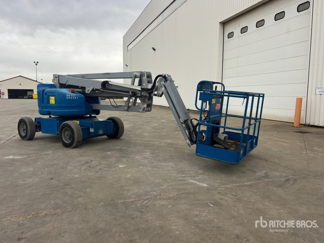 2012 Genie Z45/25J 2WD Electric Nacelle Articulee ... Articulating Boom Lift - Nacelle articulée: photos 3 2012 Genie Z45/25J 2WD Electric Nacelle Articulee ... Articulating Boom Lift - Nacelle articulée: photos 3