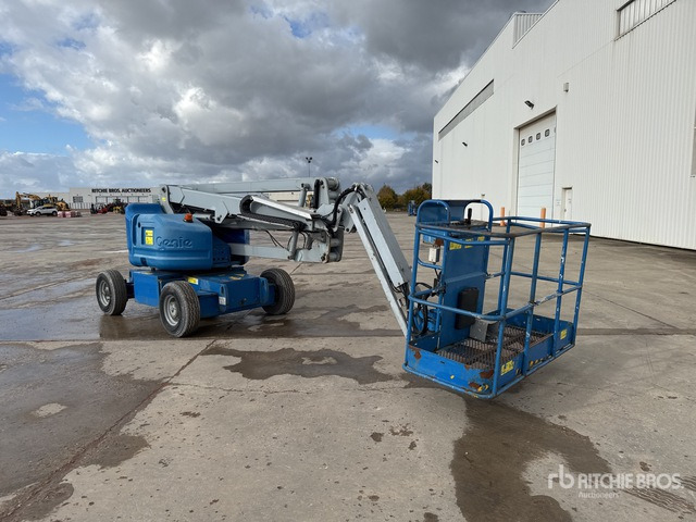 2012 Genie Z45/25J 2WD Electric Nacelle Articulee ... Articulating Boom Lift - Nacelle articulée: photos 4 2012 Genie Z45/25J 2WD Electric Nacelle Articulee ... Articulating Boom Lift - Nacelle articulée: photos 4