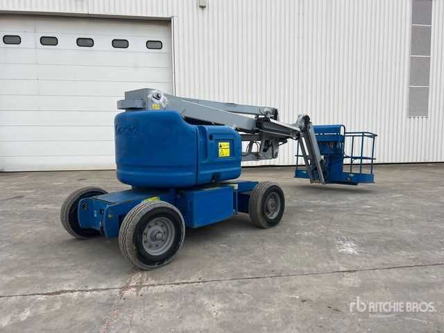 2012 Genie Z45/25J 2WD Electric Nacelle Articulee ... Articulating Boom Lift - Nacelle articulée: photos 2 2012 Genie Z45/25J 2WD Electric Nacelle Articulee ... Articulating Boom Lift - Nacelle articulée: photos 2