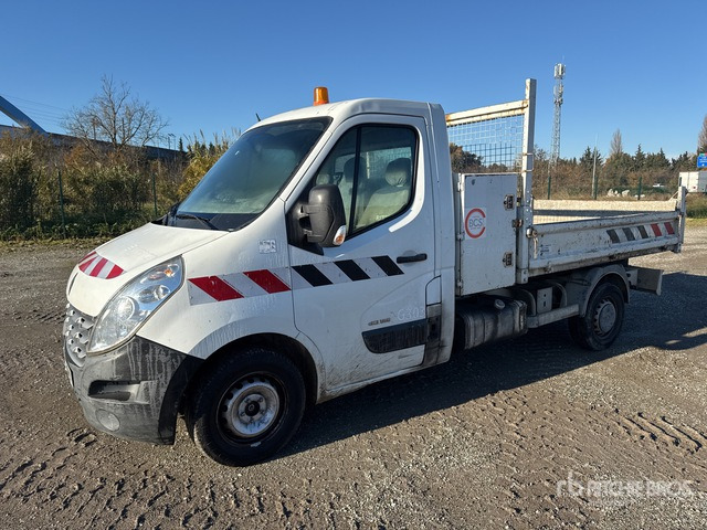 2012 Renault F3500 DCI125 4x2 Camion Benne (Inoperable) Dump Truck: Light Duty - Camion benne: photos 1 2012 Renault F3500 DCI125 4x2 Camion Benne (Inoperable) Dump Truck: Light Duty - Camion benne: photos 1