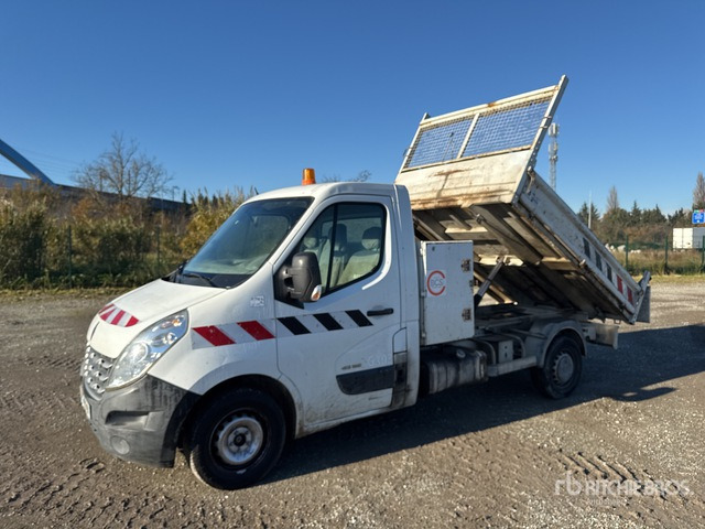 2012 Renault F3500 DCI125 4x2 Camion Benne (Inoperable) Dump Truck: Light Duty - Camion benne: photos 2 2012 Renault F3500 DCI125 4x2 Camion Benne (Inoperable) Dump Truck: Light Duty - Camion benne: photos 2