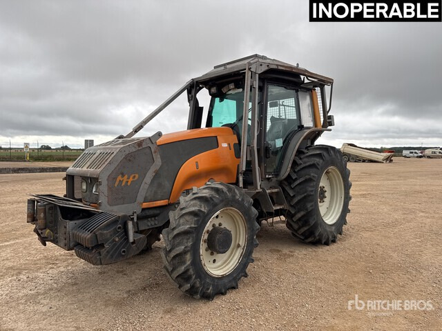2012 Valtra T121 Tracteur Agricole (Inoperable) 4WD Tractor - Tracteur agricole: photos 1 2012 Valtra T121 Tracteur Agricole (Inoperable) 4WD Tractor - Tracteur agricole: photos 1