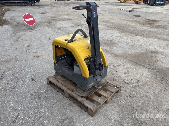 2014 Atlas Copco LG400 Vibratory Plate Compactor - Plaque vibrante: photos 3 2014 Atlas Copco LG400 Vibratory Plate Compactor - Plaque vibrante: photos 3