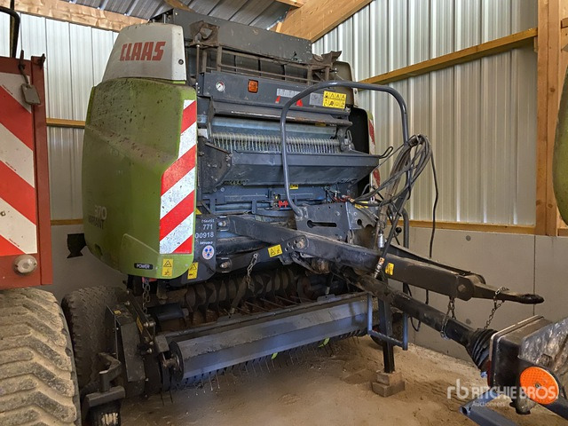 2014 Claas Variant 370 Presse A Balles Rondes 1 Essieu Round Baler - Presse à balles rondes: photos 1 2014 Claas Variant 370 Presse A Balles Rondes 1 Essieu Round Baler - Presse à balles rondes: photos 1