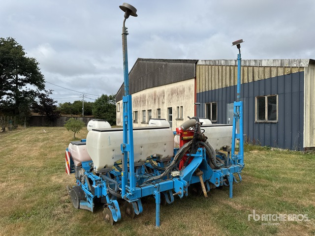 2014 Monosem NG Plus-6R 6 Row Semoir Monograine 6 Rangs Planter - Semoir monograine: photos 2 2014 Monosem NG Plus-6R 6 Row Semoir Monograine 6 Rangs Planter - Semoir monograine: photos 2