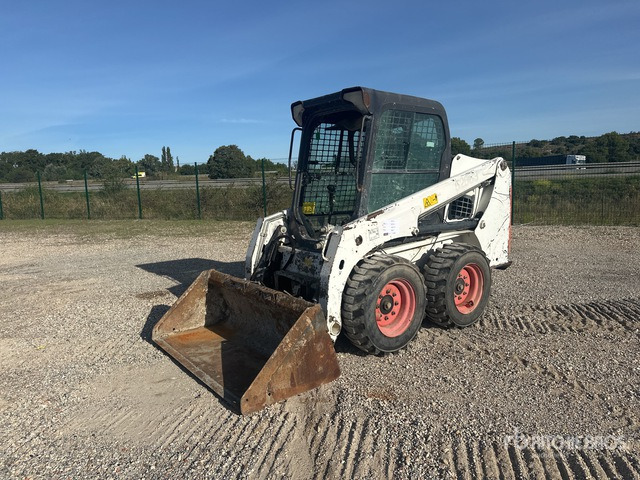 2015 Bobcat S450 Chargeuse Compact Skid Steer Loader - Mini chargeuse: photos 1 2015 Bobcat S450 Chargeuse Compact Skid Steer Loader - Mini chargeuse: photos 1