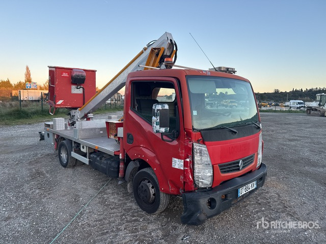 2015 Renault Maxity 2015 Multitel 145 ALU 16 m on 4 ... Bucket Truck - Camion avec nacelle: photos 1 2015 Renault Maxity 2015 Multitel 145 ALU 16 m on 4 ... Bucket Truck - Camion avec nacelle: photos 1