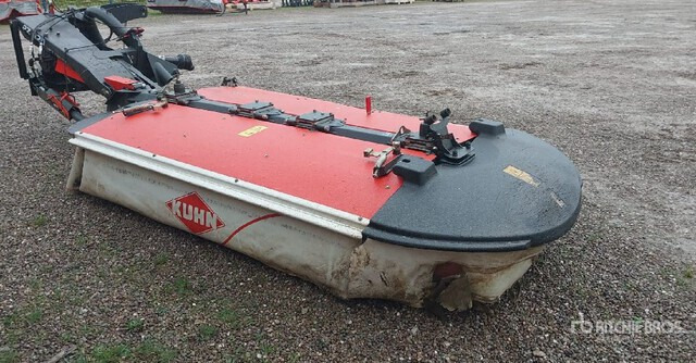 2017 Kuhn PZ 320 3200 mm 3-Point Hitch Disc Mower - Broyeur/ Épareuse: photos 2 2017 Kuhn PZ 320 3200 mm 3-Point Hitch Disc Mower - Broyeur/ Épareuse: photos 2