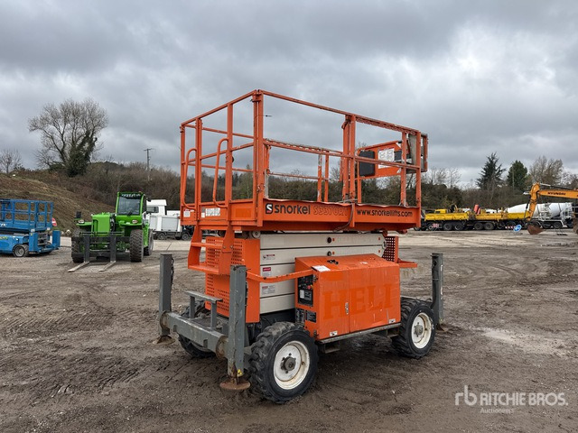 2017 Snorkel S3370RT V4 4x4 Diesel Nacelle Ciseau Scissor Lift - Nacelle ciseaux: photos 3 2017 Snorkel S3370RT V4 4x4 Diesel Nacelle Ciseau Scissor Lift - Nacelle ciseaux: photos 3
