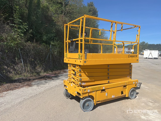 2018 Haulotte Compact 14 Electric Nacelle Ciseaux Electr ... Scissor Lift - Nacelle ciseaux: photos 1 2018 Haulotte Compact 14 Electric Nacelle Ciseaux Electr ... Scissor Lift - Nacelle ciseaux: photos 1