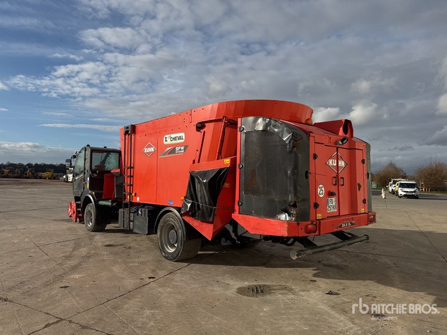 2018 Kuhn SPW Intense 2 CL 4x2 Melangeuse Distributrice Au ... Feed Mixer - Mélangeuse: photos 2 2018 Kuhn SPW Intense 2 CL 4x2 Melangeuse Distributrice Au ... Feed Mixer - Mélangeuse: photos 2